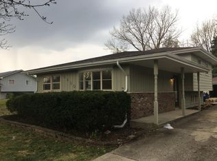 5690 Alabama Ave, Clarendon Hills, IL