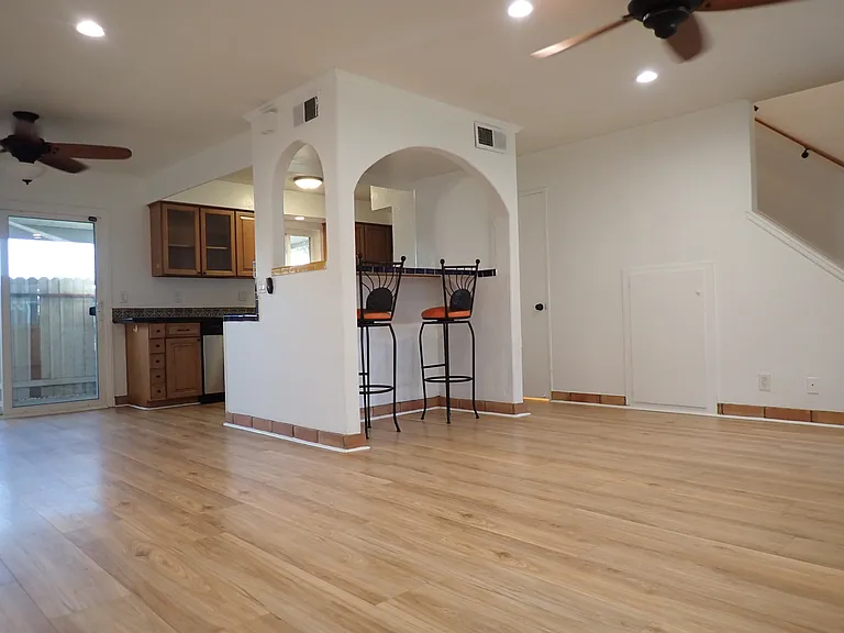 10156 Holburn Dr — Photo 6