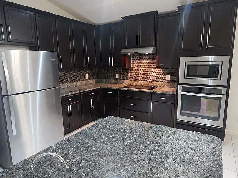 1817 Elkins Point Dr — Photo 13