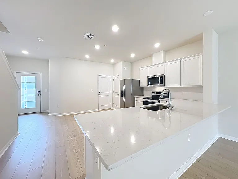 431 Meadowland Point — Photo 16