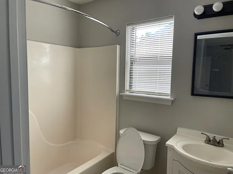 403 Fairfield Ct — Photo 14