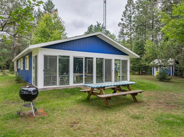 1378 Bluebird Ln, Eagle River, WI 54521