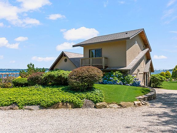 3rd image of 556 E Shore Rd #1 & 2