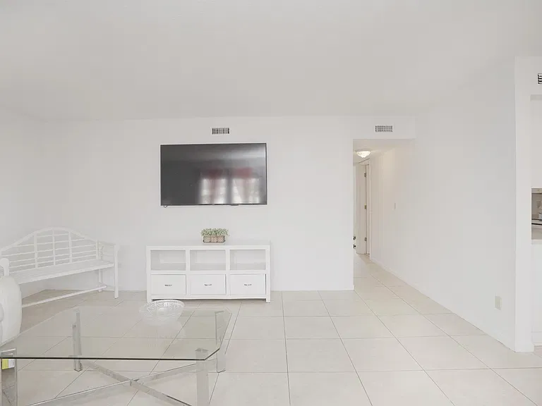 4635 Bayshore Dr #P7 — Photo 13