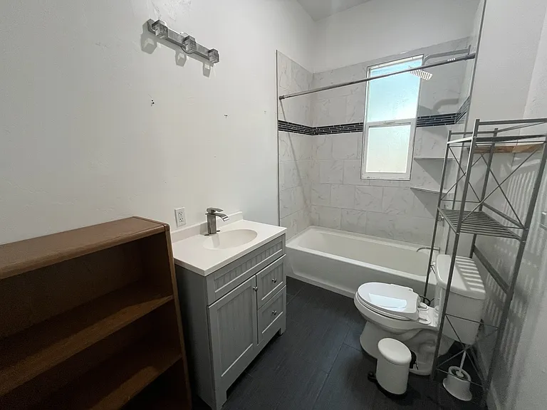 568 W 300 N #1 — Photo 11