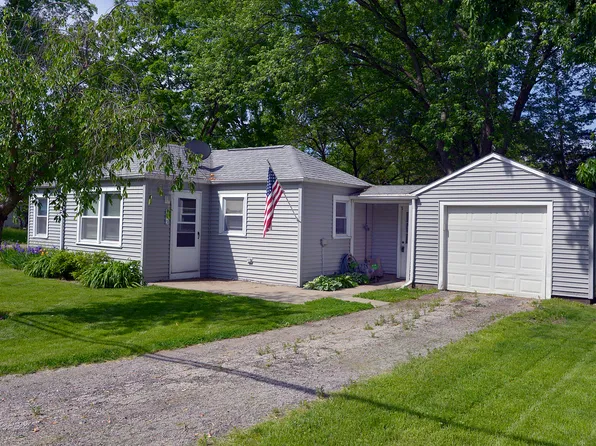 145 S Cash St, Seneca, IL 61360