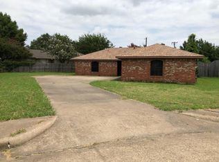 521 E Lark Ct, Desoto, TX 75115