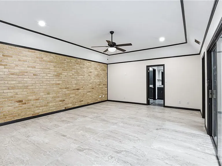 413 Toronto Ave — Photo 14