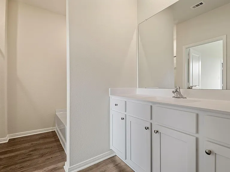 15870 Berry Hill Dr — Photo 16