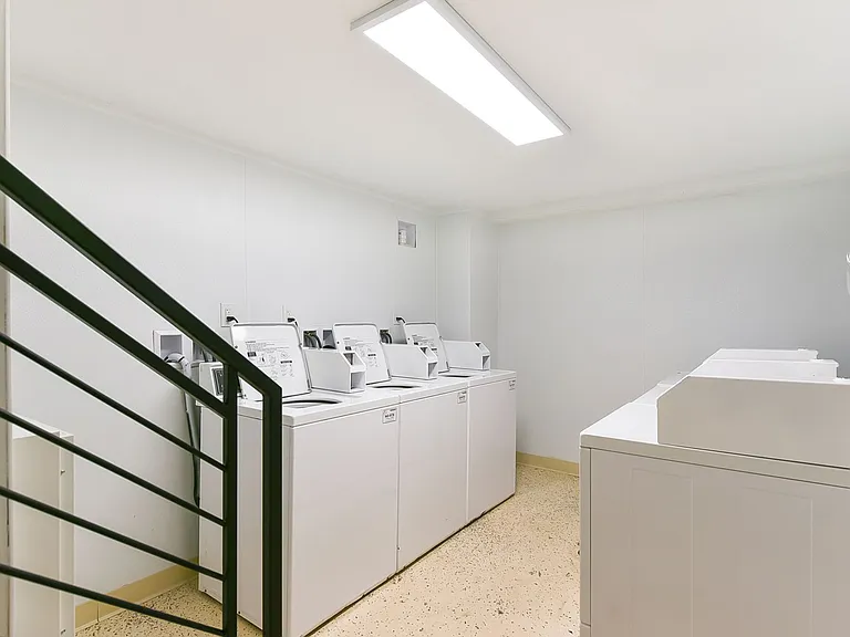 Elevated Northwest DC Living at The Pinnacle — Photo 14