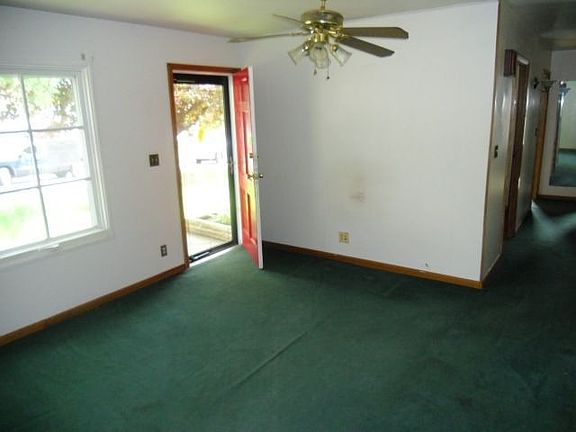 4th image of 1322 Arch St