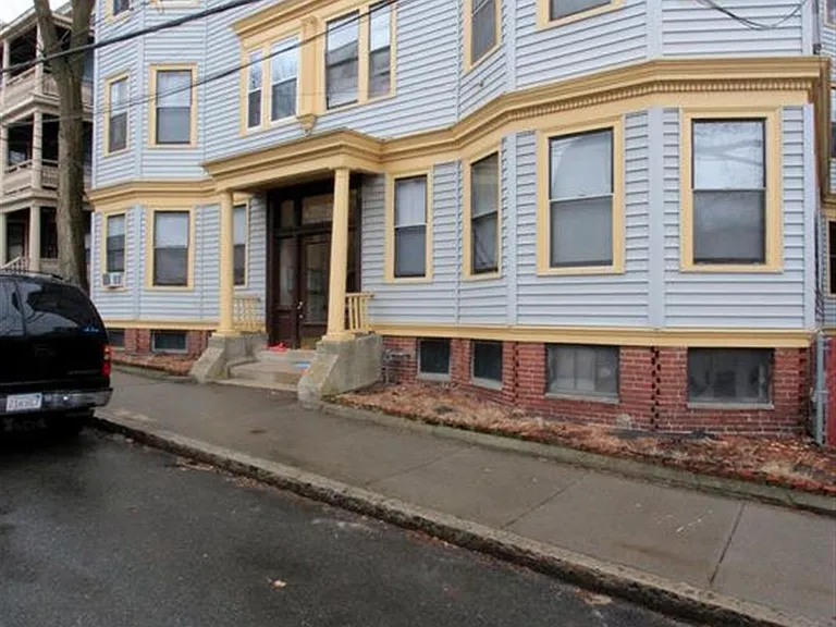 34 Chatham St #2 — Photo 2