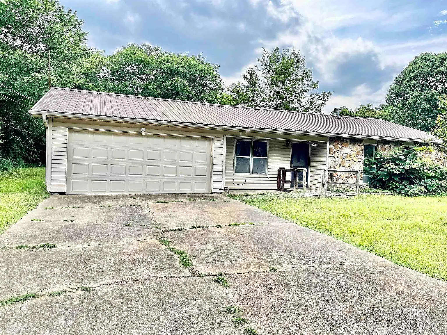 3 bed, 2.5 bath, 1680 sqft, $1,500 — Photo 2