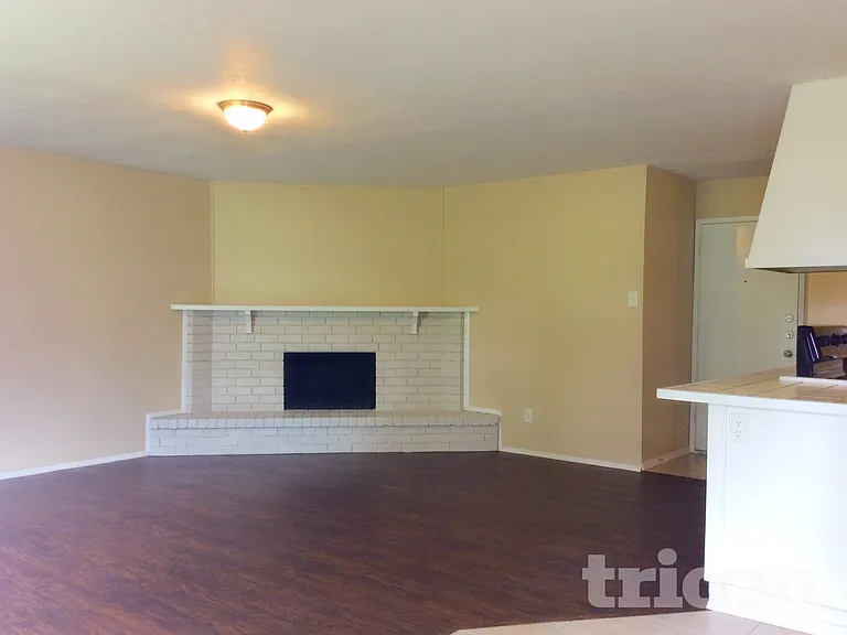 7110 Christie Ln — Photo 2