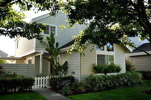 1st image of 737 Newport Cir
