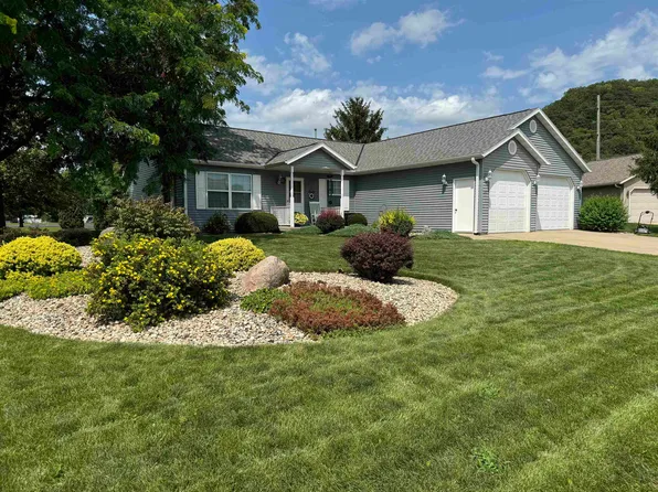 1607 Leslie Dr, Richland Center, WI 53581