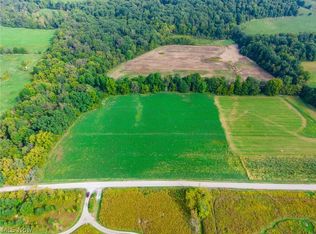 Foxfield St SW, Navarre, OH 44662