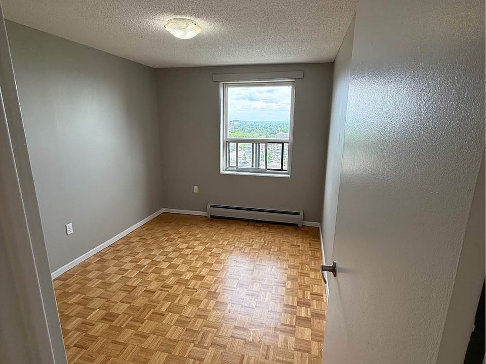 2nd image of 2851 Baycrest Dr