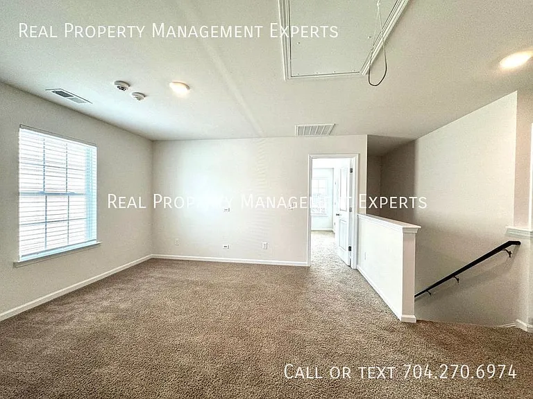 4025 Lampasas Ln — Photo 12