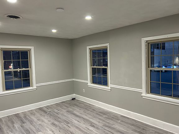 2nd image of 33 N Beaver St APT 4