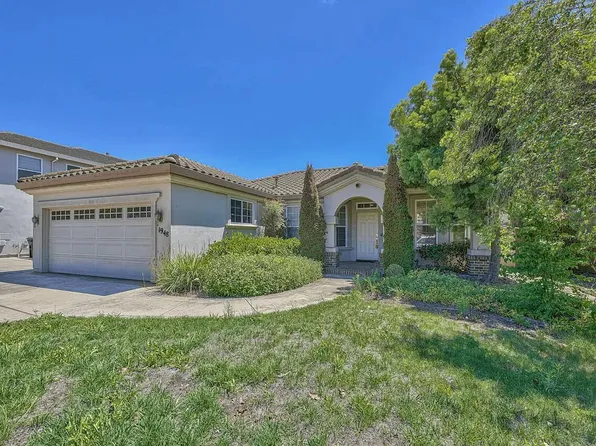 1948 Gladstone Way, Salinas, CA 93906