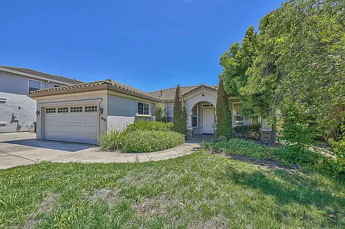 1948 Gladstone Way Photo 1