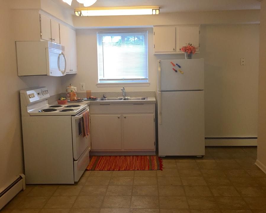 2nd image of 5837 Williamsburg Dr