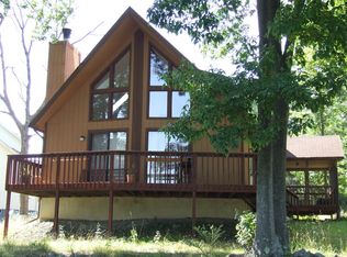 3005 Braintree Dr, Bushkill, PA 18324