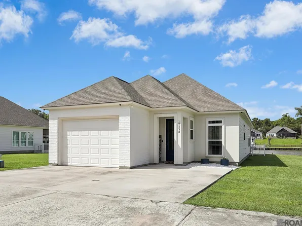 12433 Home Port Dr, Maurepas, LA 70449