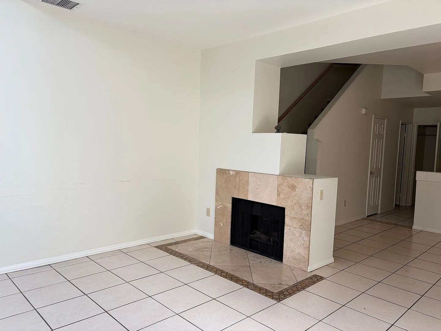Rancho del Mar Townhomes Near the Temecula Mall and Dog Park — Photo 2