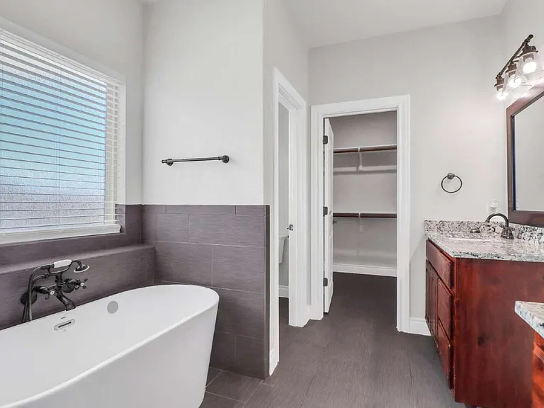 380 Abrego Lake Dr — Photo 24