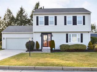 51 Hollyhock Dr, Cranston, RI 02920