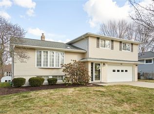 6403 Huntington Dr, Solon, OH
