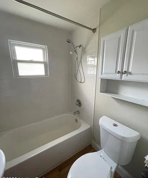 2138 Crittenden Dr — Photo 8