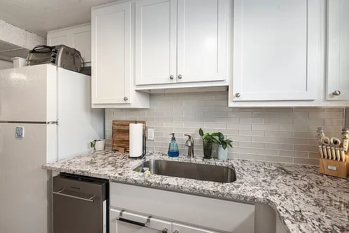 3247 N Kearney St #B Photo 1