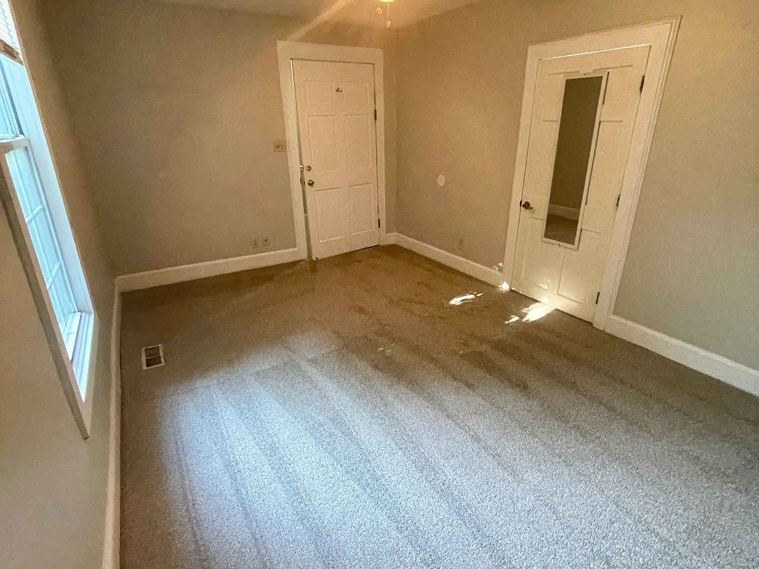 967 Magnolia St — Photo 4