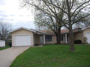 604 Kent Dr APT B, Wentzville, MO 63385
