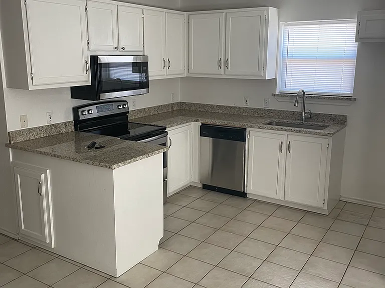 308 Kathy Ln — Photo 11