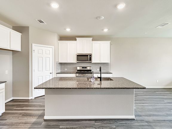 2230 Sand Lily Drive Interior Image 5