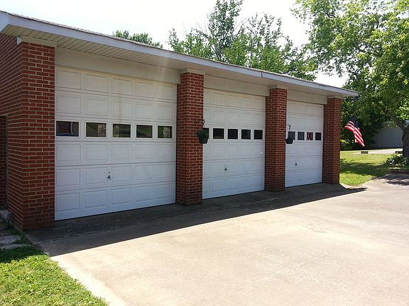 Exterior 3 Car Garage