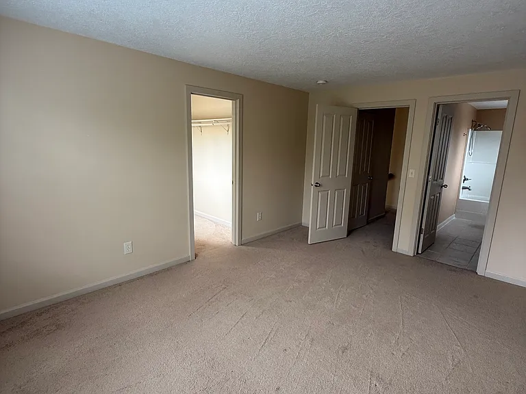 2105 NE Cleveland Ave — Photo 12