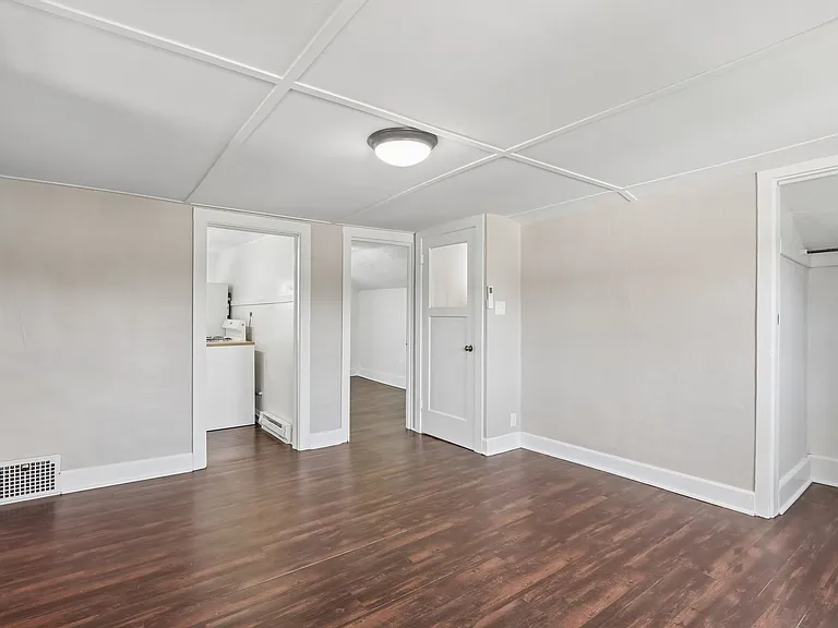 2027 N Main St #1B — Photo 17