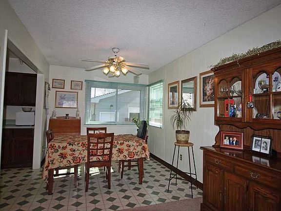 5th image of 111 Birchwood Dr