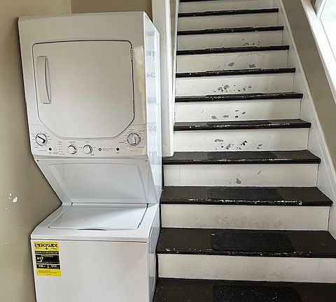 4th image of 1200 1/2 Pennoyer Ave #2