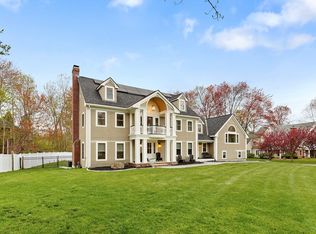 4 Fairway Dr, Andover, MA 01810