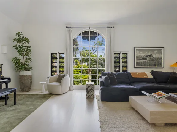 1216 N La Cienega Blvd APT A2, West Hollywood, CA 90069