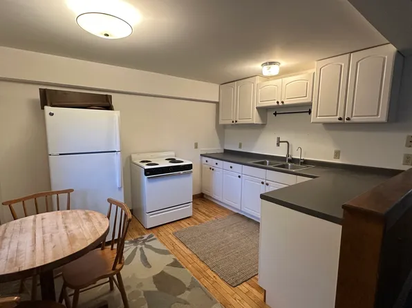 1889 State Highway 30 #1, Townshend, VT 05353