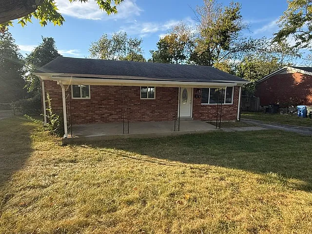 3 bed, 1.5 bath, 1400 sqft, $1,700 — Photo 1