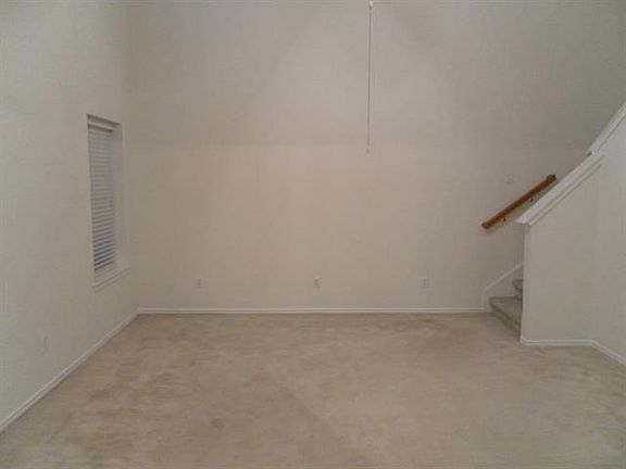 3rd image of 600 Fleming St