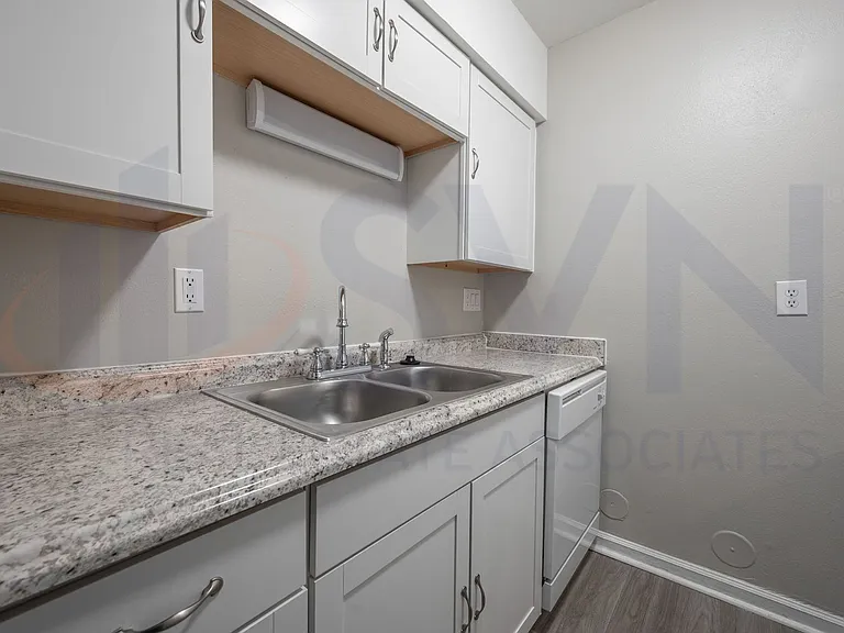 1806 Chapel Hill Rd — Photo 4